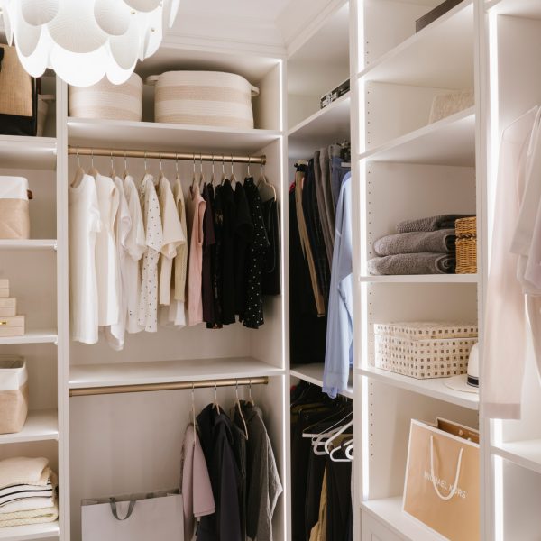 116VarsityEstatesPINW_Closet&Bathroom-15