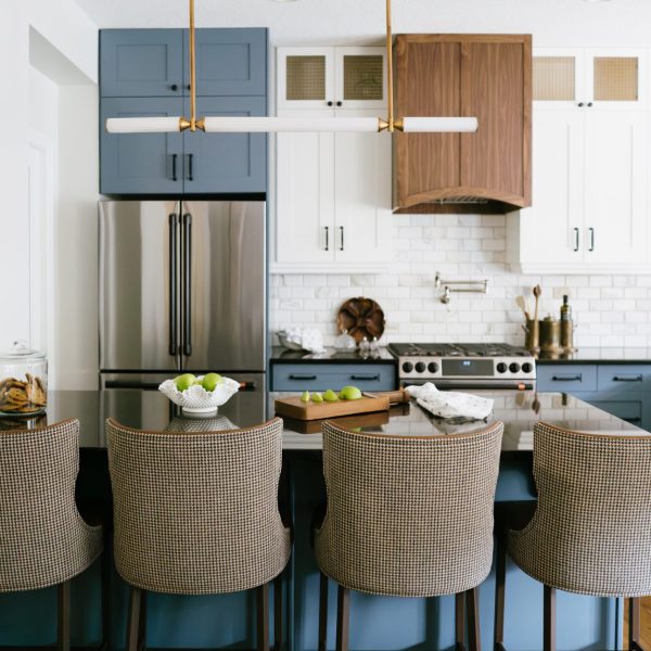 cochrane-kitchen-island-custom-counter-stools