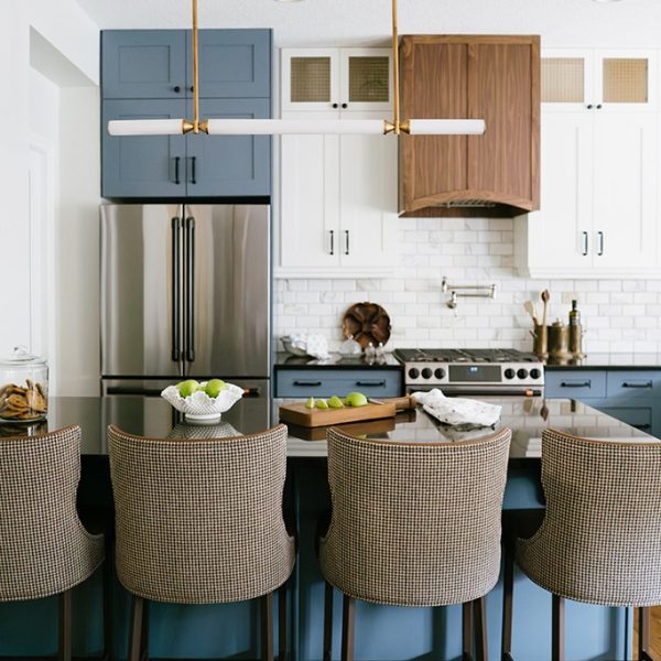 cochrane-kitchen-island-custom-counter-stools
